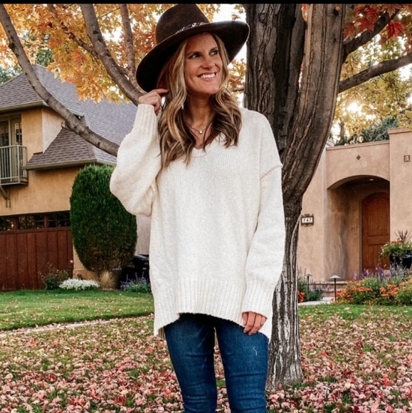 Free People Sweaters - NEW FREE PEOPLE IVORY SCOOP NECK SWEATER